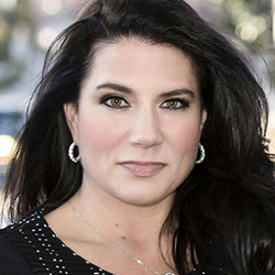 Danielle DiMartino Booth