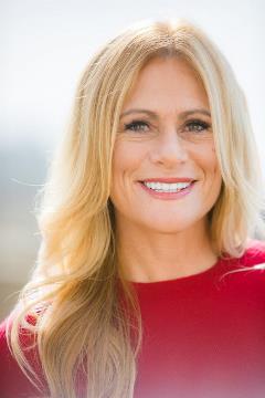 Robyn Benincasa SFNet 40 Under 40 Awards